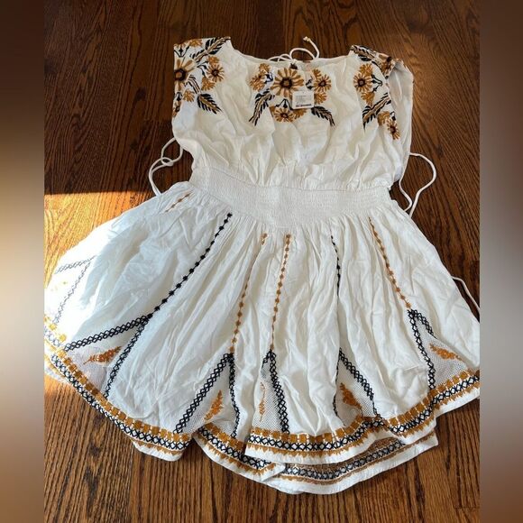 Catalina Embroidered Romper
Free People Retail: $198
Color: IVORY size Medium - Picture 5 of 7